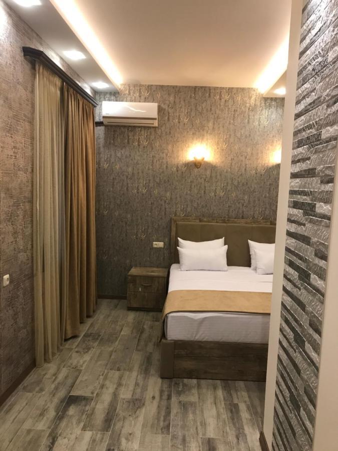 Street51 Hostel Ереван Екстериор снимка