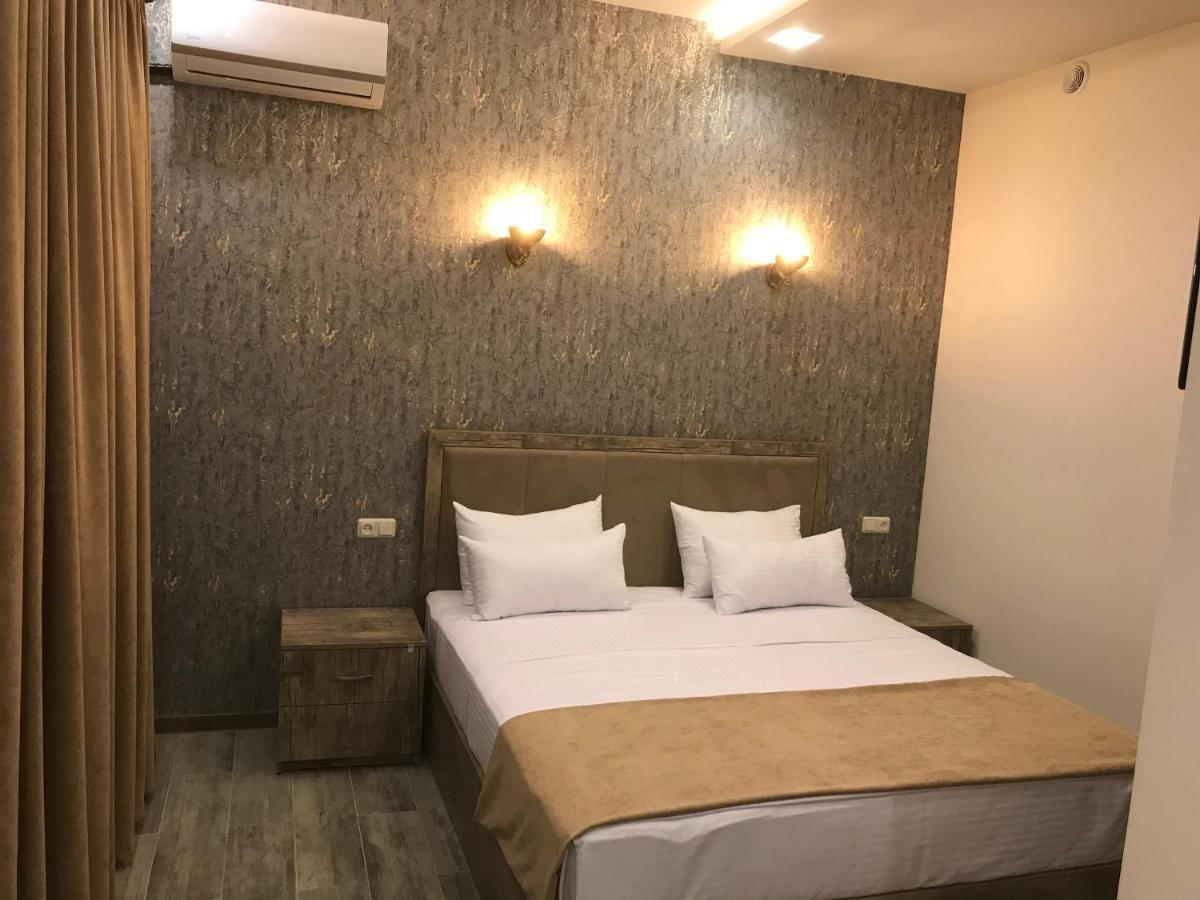 Street51 Hostel Ереван Екстериор снимка