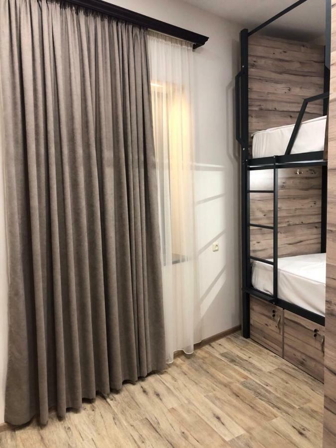 Street51 Hostel Ереван Екстериор снимка