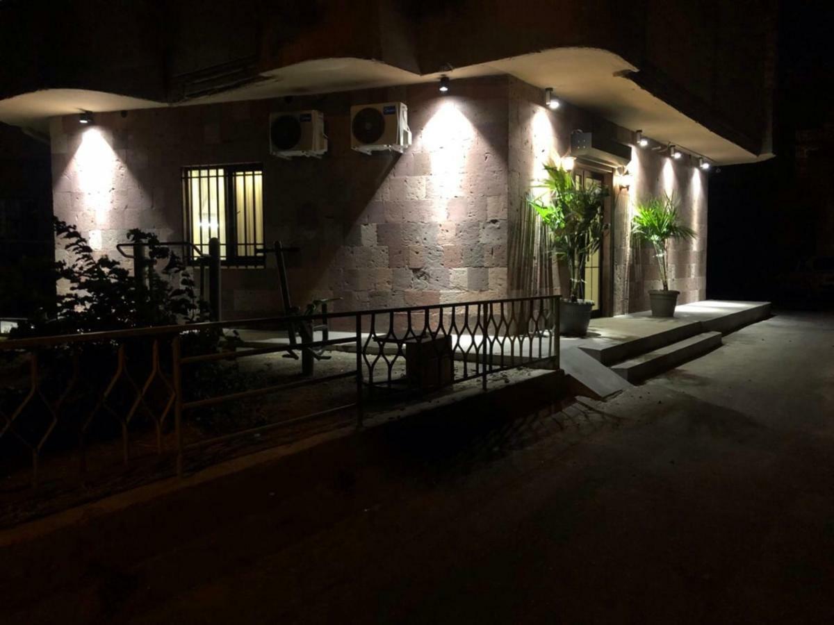 Street51 Hostel Ереван Екстериор снимка